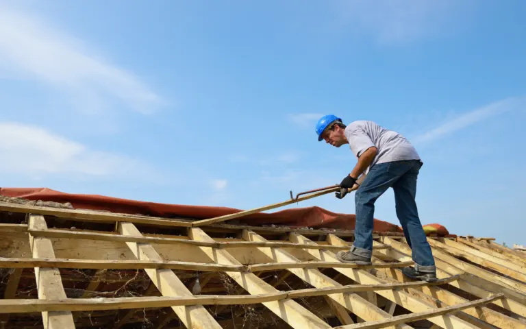 Toiture et assurance habitation : tempête, grêle, dégât des eaux